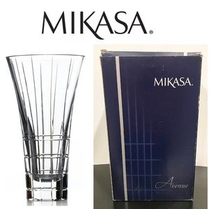 Mikasa Avenue 12" vase, New never removed from box